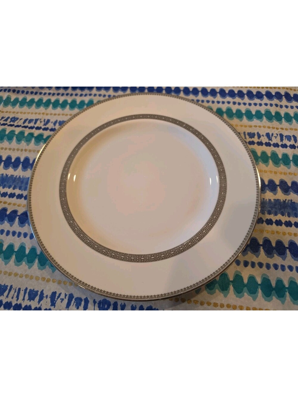 Wedgwood Vera Wang VERA LACE (Platinum) Dinner Plate 10 3/4 Inches